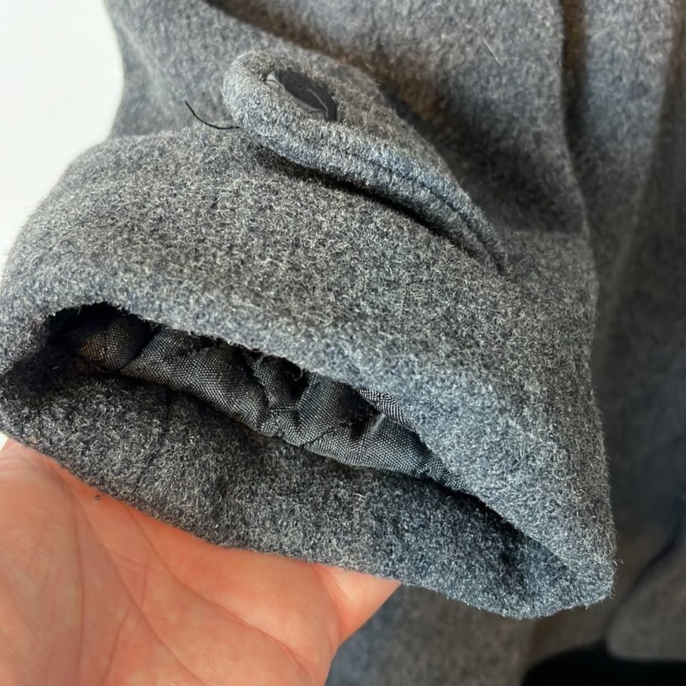 Wool insulated 3 button coat - Picture 3 of 10